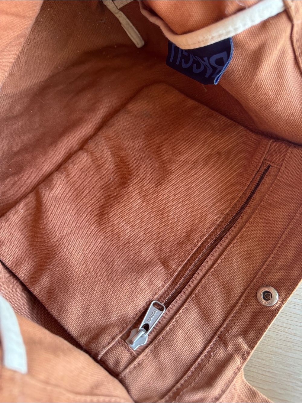 BAGGU Horizontal Duck Bag in Rust - Picture 4 of 4